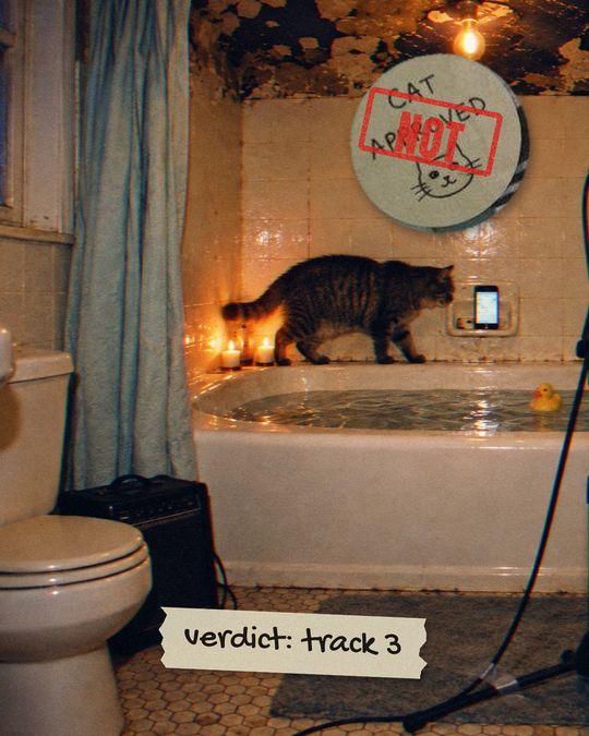 Judith walking along the tub. Verdict: track 3. Not approved.